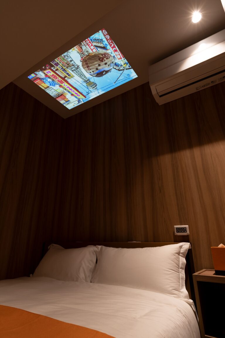 kuro-superior room projector 1
